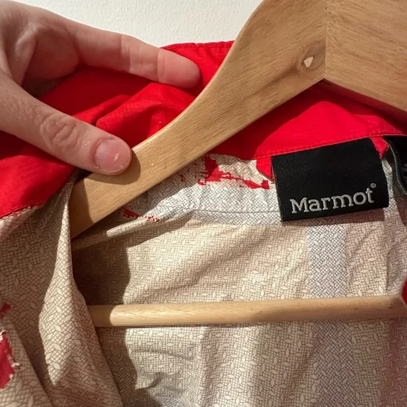 Marmot Women's Red Shell Jacket - Picture 7 of 8